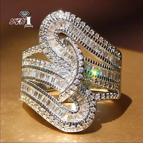 S925 Silver Shiny Twisted Simulated Diamond Ring, beautiful Ring, shiny Ring. - Picture 1 of 6